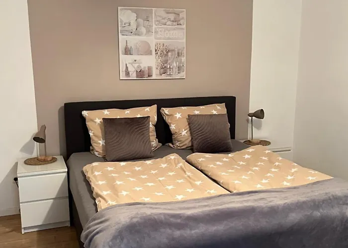 Piana * מונשאו